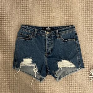 Hollister - High-Rise Mom Short 3”